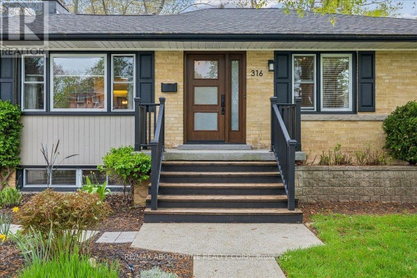 316 River Side Drive, Oakville, ON, photo 2