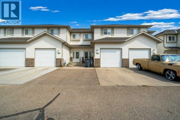 Living room - 316 Washington Way Se, Medicine Hat, AB T1A8V2 Photo 3