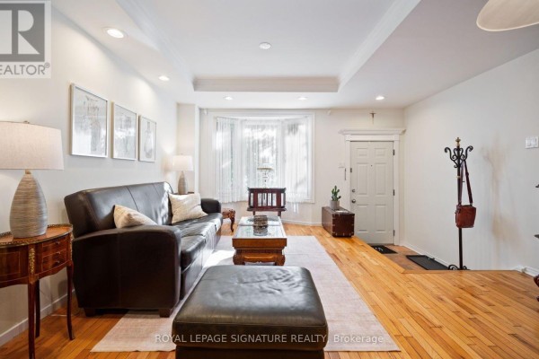 Primary Bedroom - 3160 Dundas Street, Toronto, ON M6P2A1 Photo 4