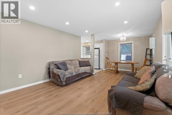 3pc Bathroom - 3163 Curry Avenue, Windsor, ON N9E2T2 Photo 2