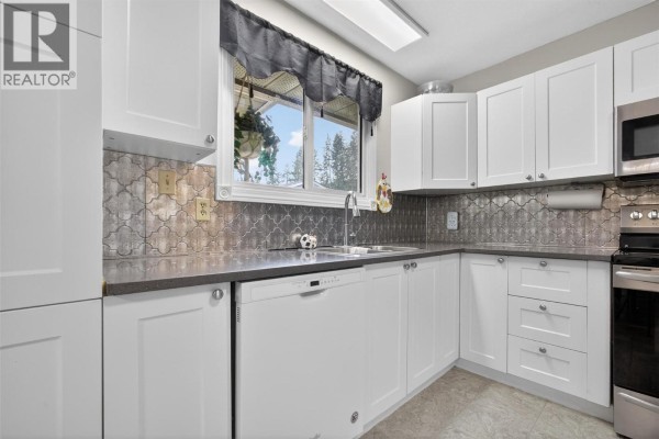 Laundry room - 3163 Mccoy Road, West Kelowna, BC V4T1A8 Photo 4