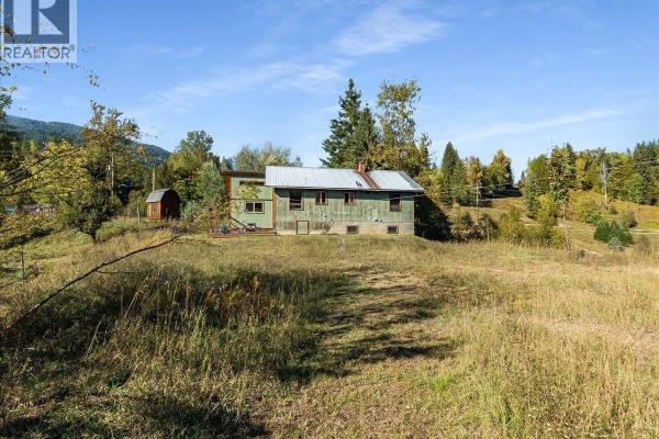 Primary Bedroom - 3168 Pass Creek Road, Crescent Valley, BC V0G1H0 Photo 4