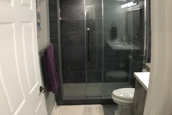 Bathroom - 317 - 2030 Cleaver Avenue, Burlington, ON L7M4C3 Photo 5