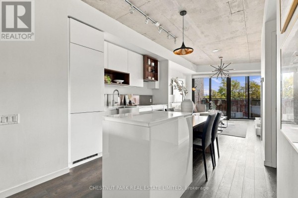 Kitchen - 317 - 383 Sorauren Avenue, Toronto, ON M6R0A4 Photo 3