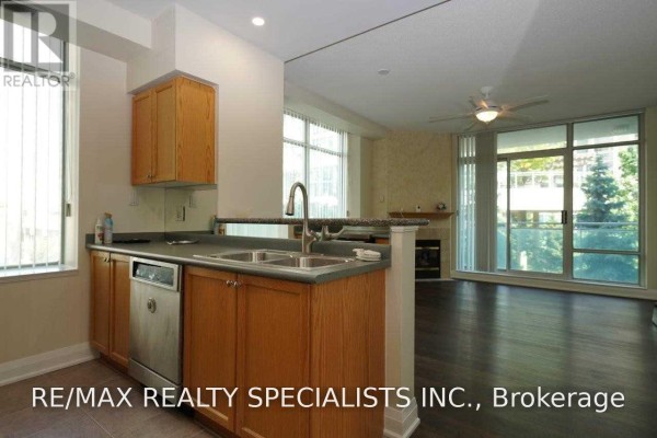 Bathroom - 317 - 5 Marine Parade Drive, Toronto, ON M8V4B4 Photo 5