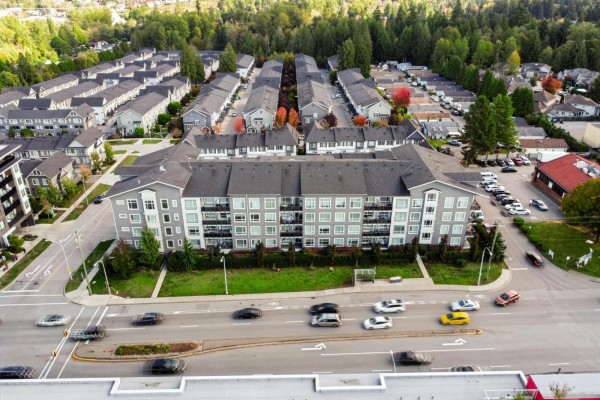 317 13628 81a Avenue, Surrey, BC V3W3E2 Photo 2