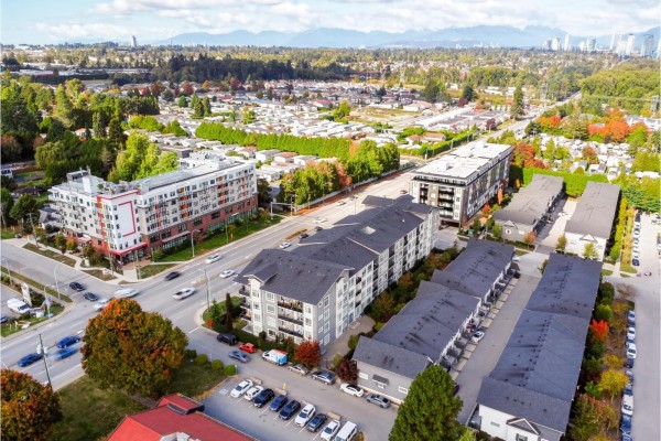 317 13628 81a Avenue, Surrey, BC V3W3E2 Photo 4