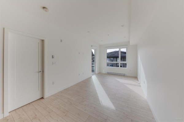 317 13777 75a Avenue, Surrey, BC V3W3W4 Photo 4