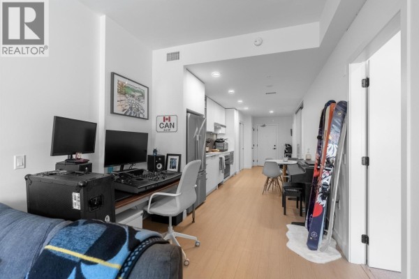 317 422 E 3rd Street, North Vancouver, BC V7L0K1 Photo 4