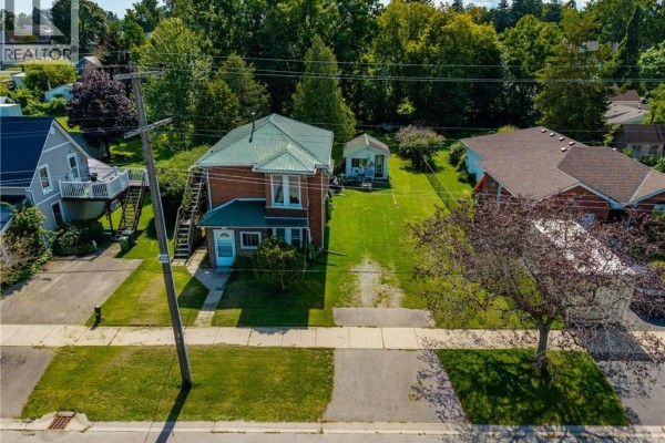 317 St Patrick Street, Port Dover, ON N0A1N0 Photo 2