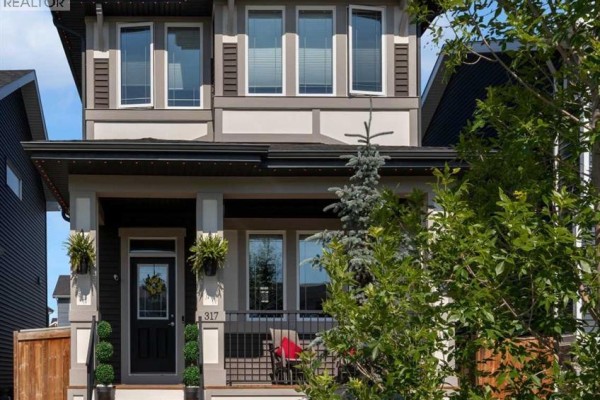 317 Sundown Road S, Cochrane, AB, photo 2