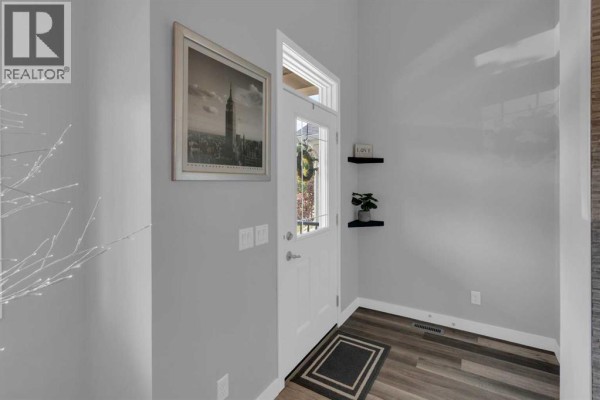 317 Sundown Road S, Cochrane, AB, photo 3