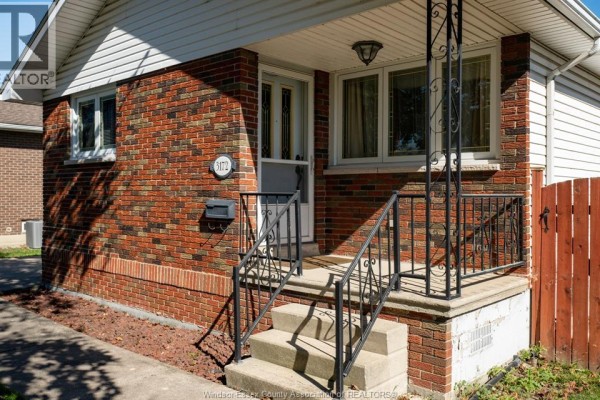 Laundry room - 3172 Clemenceau Boulevard, Windsor, ON N8T2R5 Photo 3