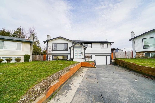 3174 Royal Court, Abbotsford, BC V2T4J6 Photo 3