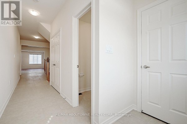 Great room - 3175 Crystal Drive, Oakville, ON L6M0W8 Photo 3