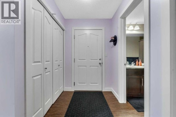 4pc Bathroom - 318, 7210 80 Avenue Ne, Calgary, AB T3J0N7 Photo 2