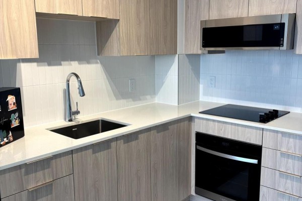 Kitchen - 318 - 2501 Saw Whet Boulevard, Oakville, ON L6M5N2 Photo 2