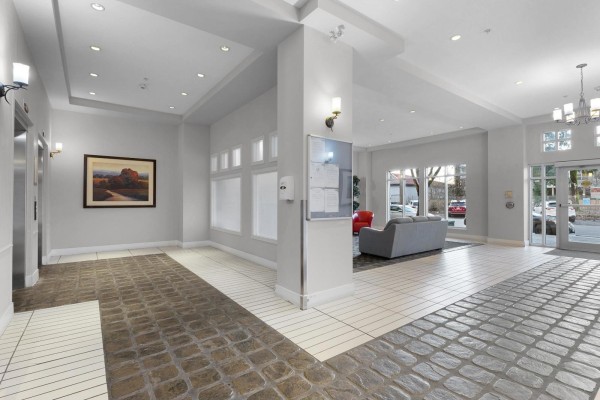 318 10180 153 Street, Surrey, BC V3R0B5 Photo 4