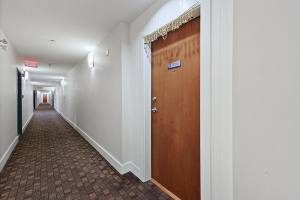 318 10180 153 Street, Surrey, BC V3R0B5 Photo 5