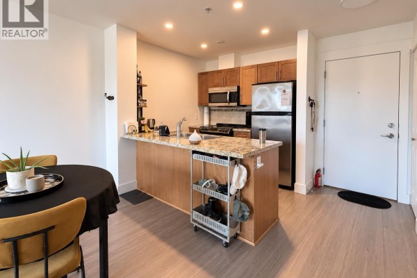 318 1211 Village Green Way, Squamish, BC V8B0R7 Photo 4