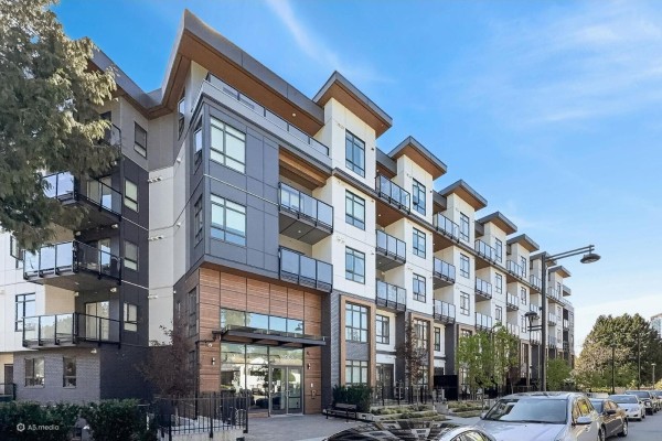 318 13968 Laurel Drive, Surrey, BC V3T0S9 Photo 3