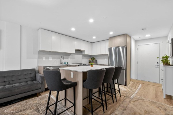 318 13968 Laurel Drive, Surrey, BC V3T0S9 Photo 5