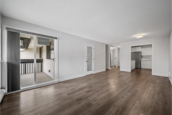 318 1561 Vidal Street, White Rock, BC V4B5A7 Photo 5