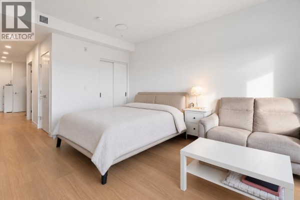 318 2450 Garden Drive, Vancouver, BC V5K0K1 Photo 2