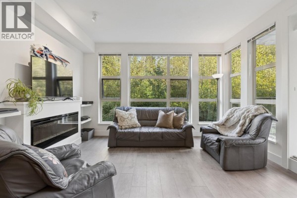 318 3602 Aldercrest Drive, North Vancouver