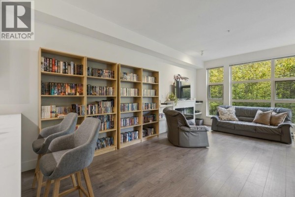 318 3602 Aldercrest Drive, North Vancouver, BC V7G0A2 Photo 2