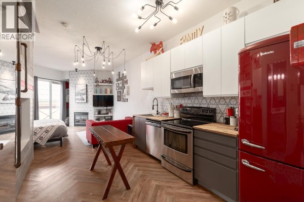 318 4368 Main Street, Whistler, BC V8E1B6 Photo 4