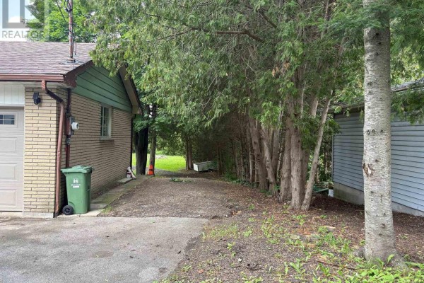 318 Freelton Road, Hamilton, ON, photo 3