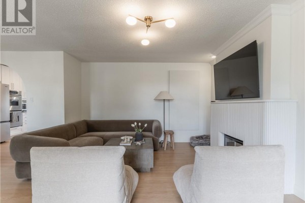Living room - 3182 Leo Avenue, Val Caron, ON P3N1B7 Photo 5