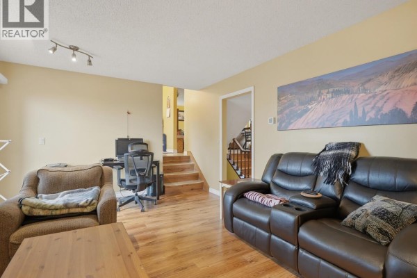 3183 Beacon Drive, Coquitlam, BC V3C3W7 Photo 3