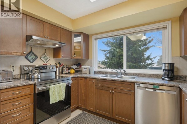 3183 Beacon Drive, Coquitlam, BC V3C3W7 Photo 4