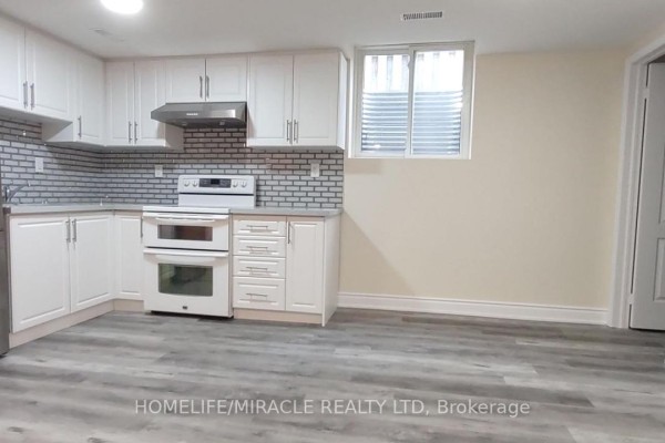 3185 Chamberlain Court, Mississauga, ON L5N3M2 Photo 2