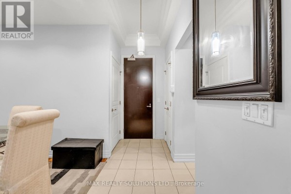 Kitchen - 319 - 20 Burkebrook Place, Toronto, ON M4G0A1 Photo 4