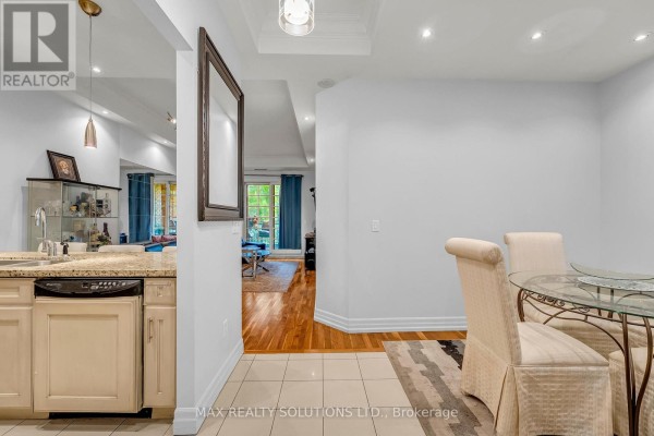 Den - 319 - 20 Burkebrook Place, Toronto, ON M4G0A1 Photo 5