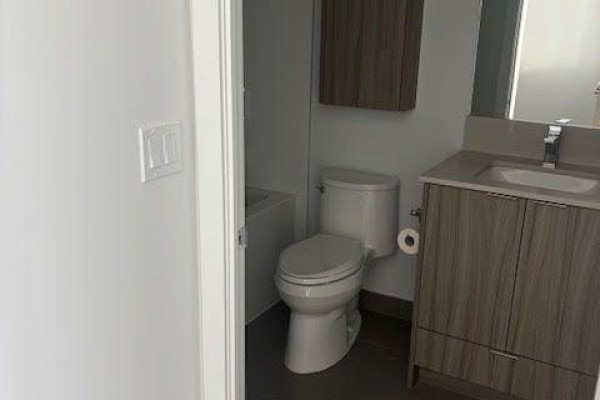 319 - 430 Square One Drive, Mississauga