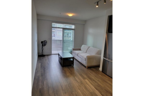 319 13623 81a Avenue, Surrey, BC V3W3N7 Photo 4