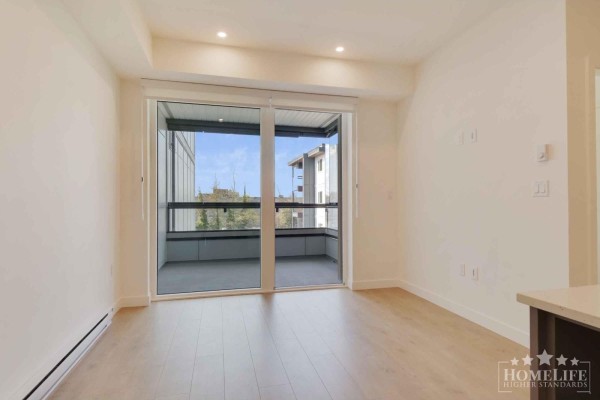 319 13760 75a Avenue, Surrey, BC V3W3W5 Photo 5