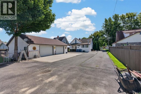 Family room - 319-323 Wallace Street, Wallaceburg, ON N8A1M1 Photo 4