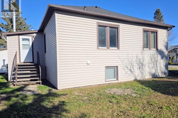 4pc Bathroom - 319 9th Street, Humboldt, SK S0K2A0 Photo 4