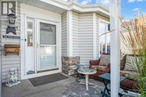 Primary Bedroom - 319 De Foras Close Nw, High River, AB T1V1R2 Photo 4