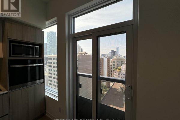 319 Jarvis Street, Toronto, ON L3V2A7 Photo 5