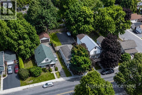319 King Street W, Dundas, ON, photo 3