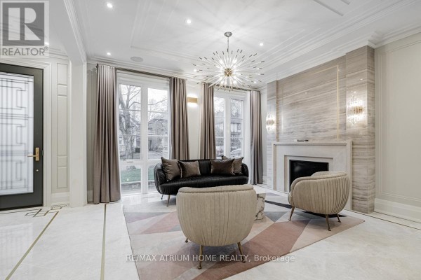 Kitchen - 319 Richview Avenue, Toronto, ON M5P3G4 Photo 5