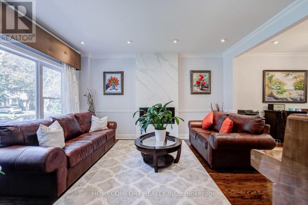 Kitchen - 319 Rumsey Road, Toronto, ON M4G1R6 Photo 5