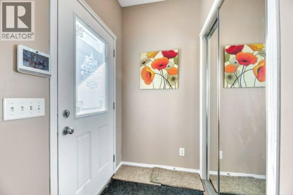 Primary Bedroom - 319 Saddlebrook Circle Ne, Calgary, AB T3J0J9 Photo 5
