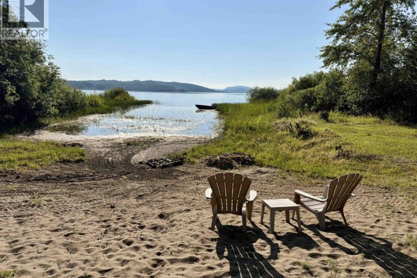 Living room - 319 Sunset Beach Road, Fort Fraser, BC V0J1N0 Photo 2